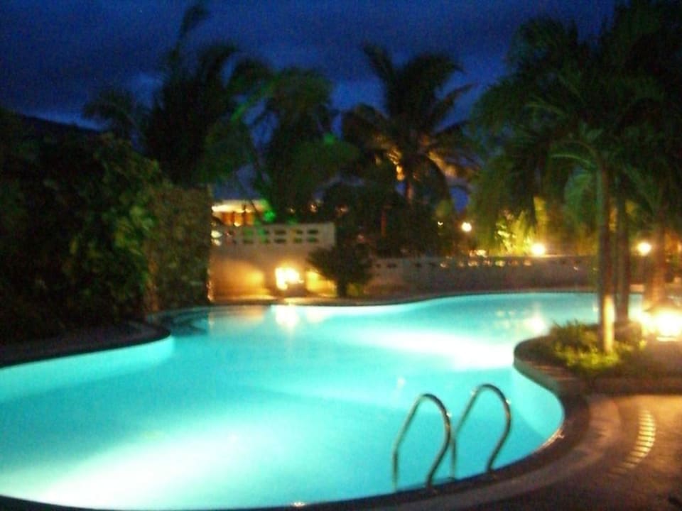 Swimmingpool bei Nacht Rummana Boutique Resort