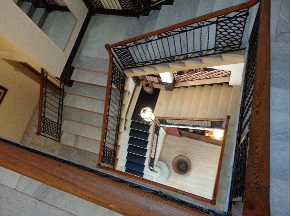 Treppenhaus über Reception Hotel Victoria Maiorino