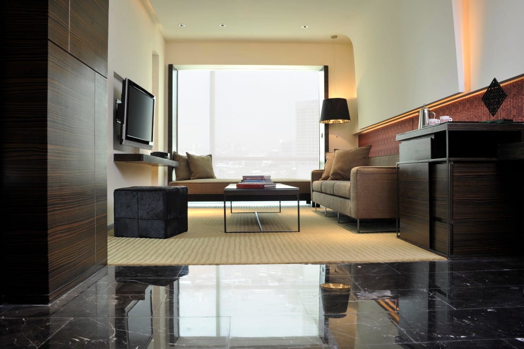 Avantec Suite - Living room Hotel Le Meridien Bangkok