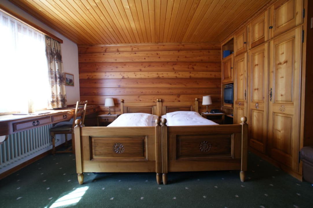 Normales Doppelzimmer Hotel Walliser Spycher