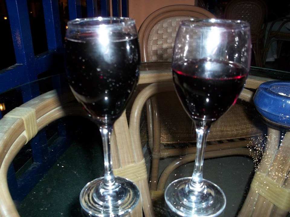 Na balkonie było miejsce na wszystko  Hotel Titanic Palace