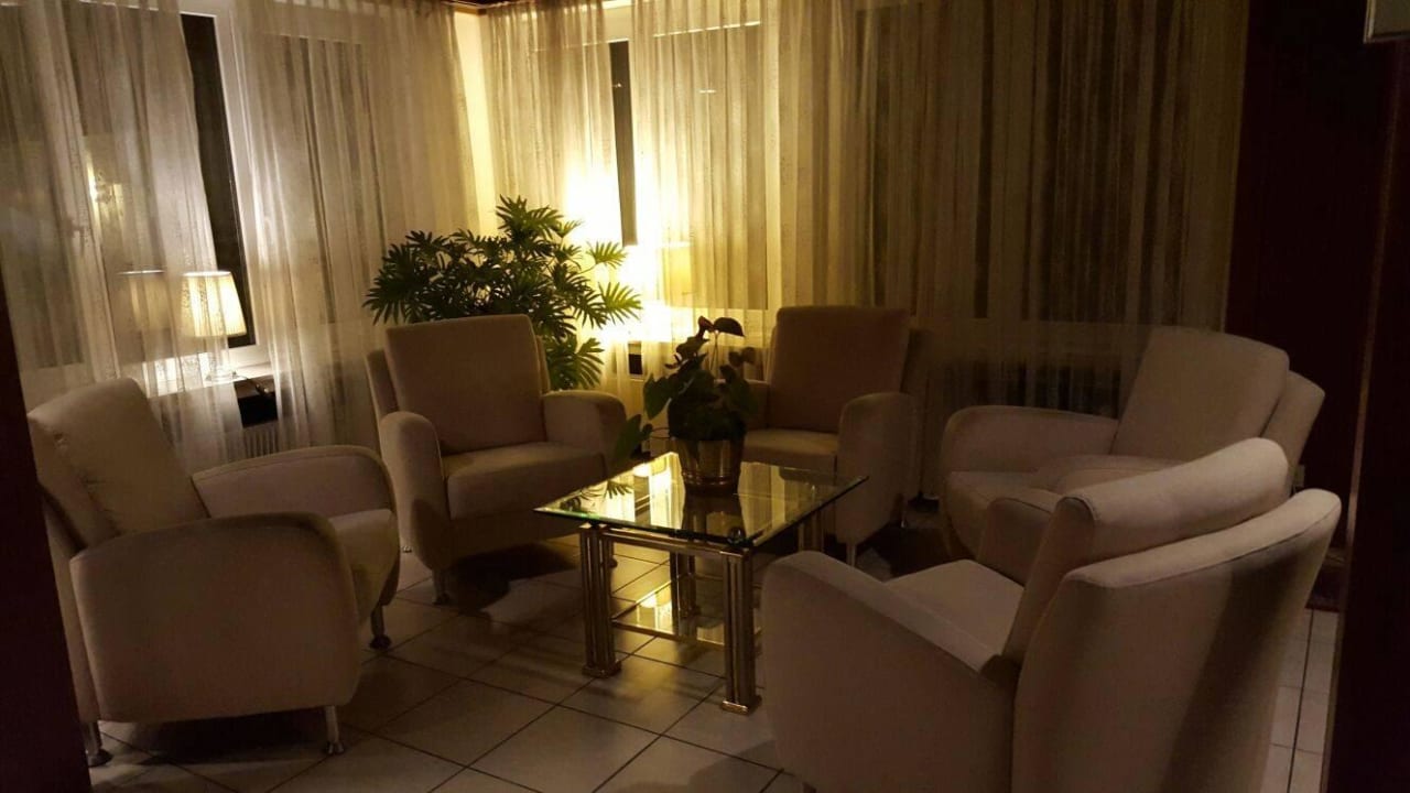 Lobby gegenüber der Rezeption  Vitalhotel König am Park