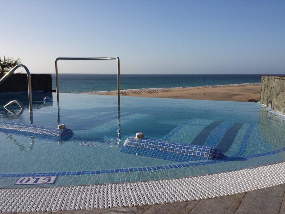 Im Vip-Bereich mit Whirl-Pool Iberostar Waves Playa Gaviotas