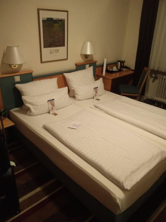 Liebevoll eingerichtets Zimmer Best Western Ambassador Hotel