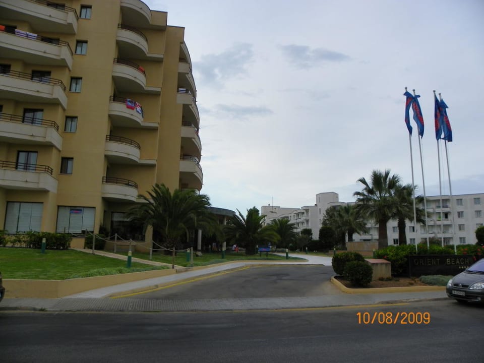 Eingang Haus 1 allsun App.-Hotel Orient Beach