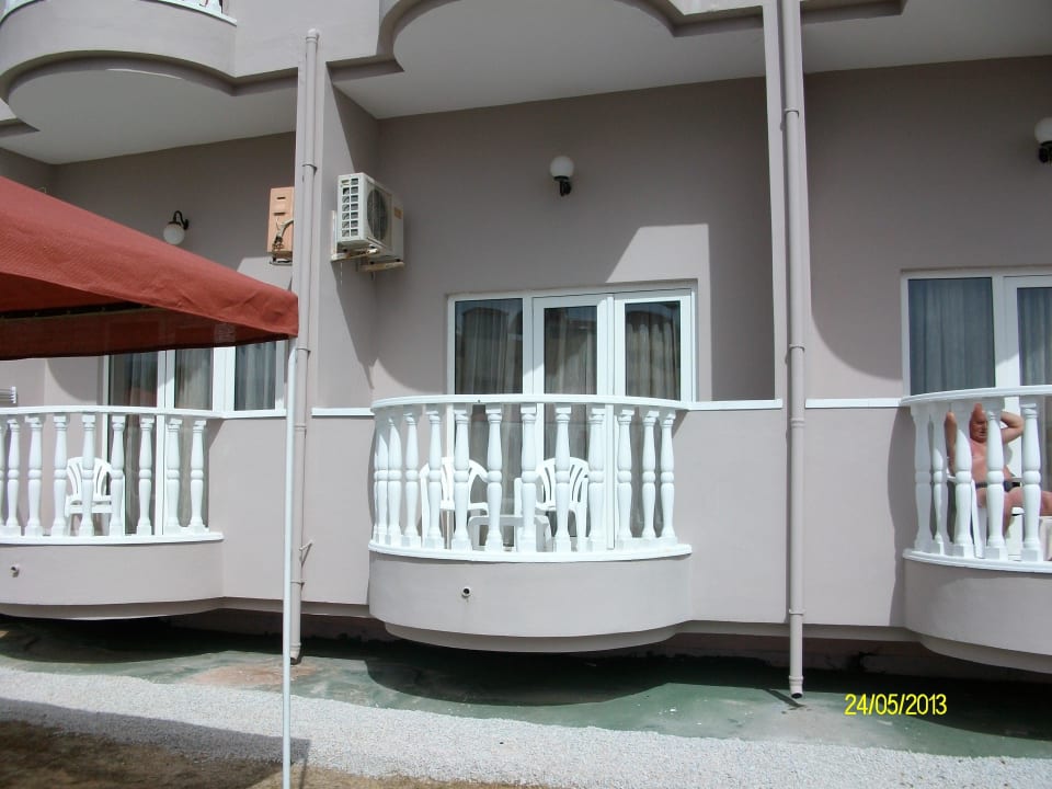 Unser Zimmer von aussen Hotel Club Paradiso