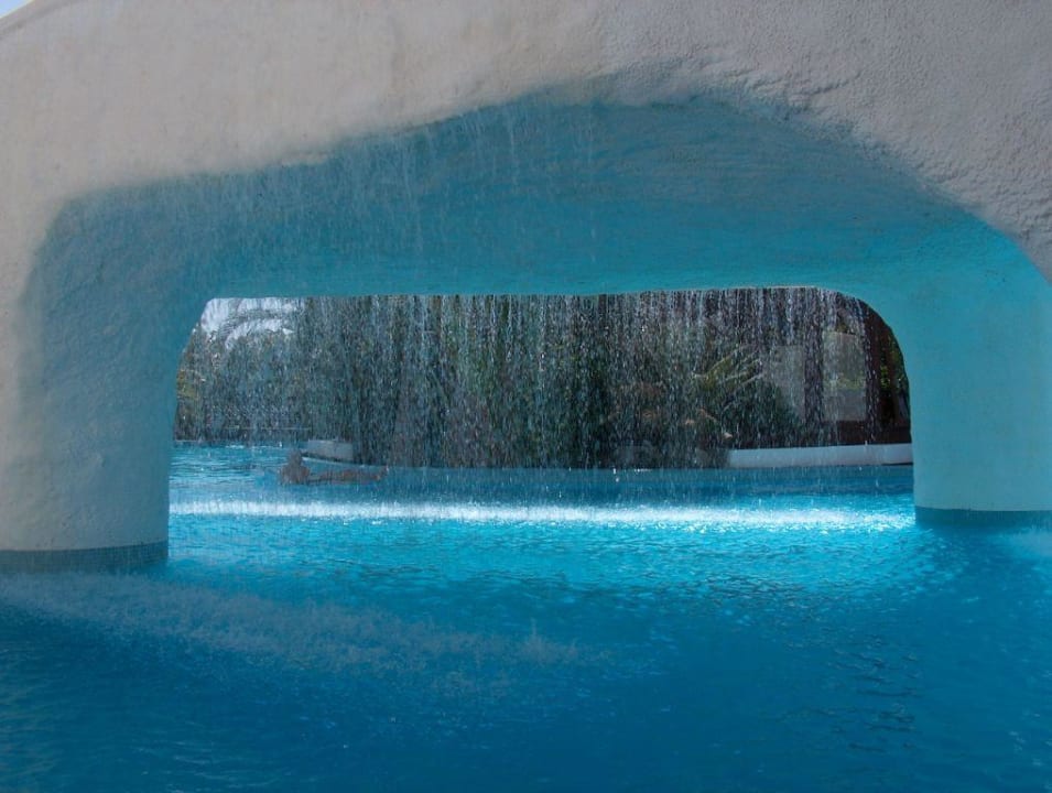 Pool bei der Coco Loco bar mit Wasserfall Fuerteventura Princess