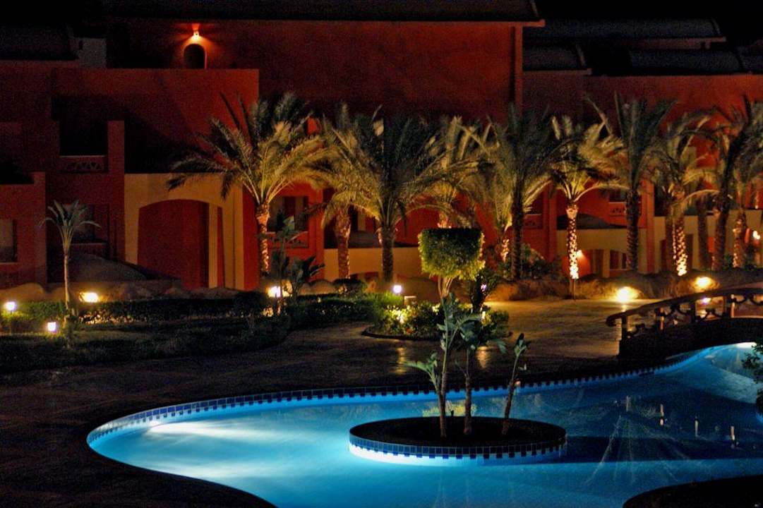 Gartenansicht bei Nacht Sharm Grand Plaza Resort