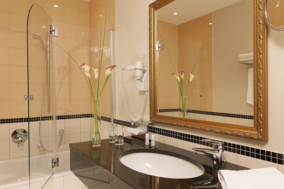 Badezimmer Hotel Waldschlösschen Schleswig