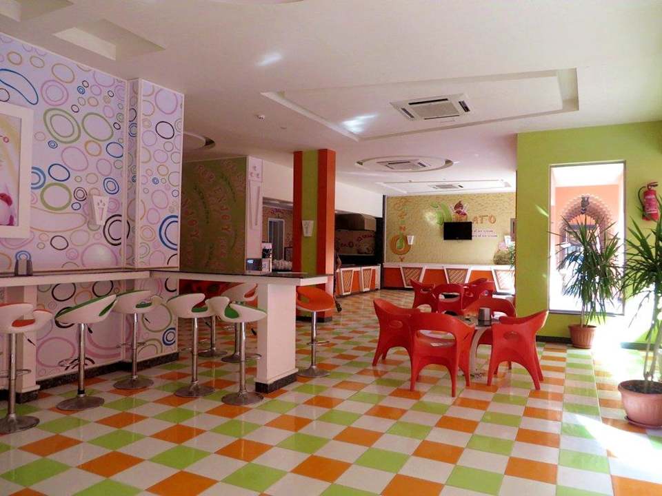 Eisbar Pickalbatros Alf Leila Wa Leila Resort - Neverland Hurghada