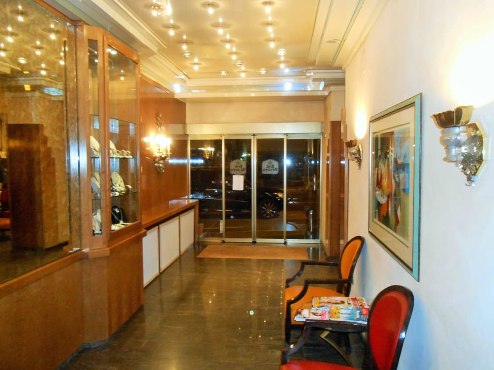 Im Eingangsbereich The Domicil Hotel Frankfurt City