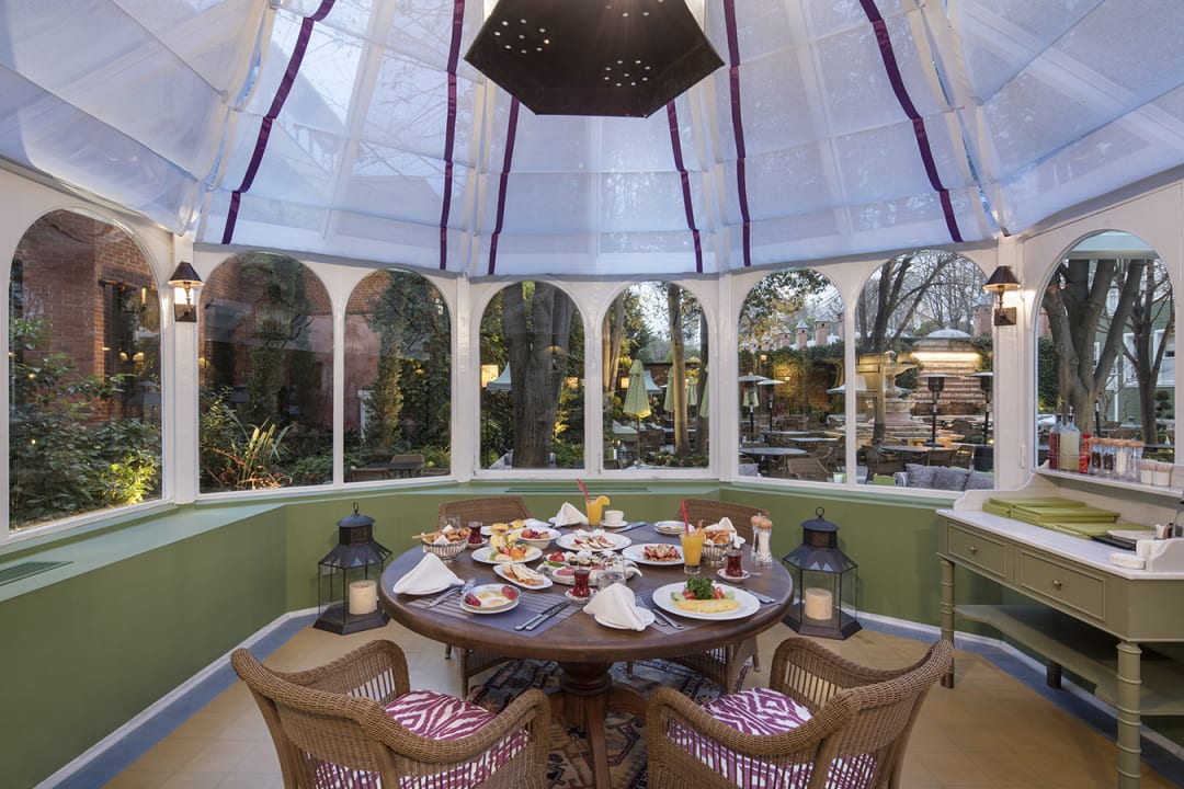 Gastro Hagia Sofia Mansions Istanbul, Curio Collection by Hilton