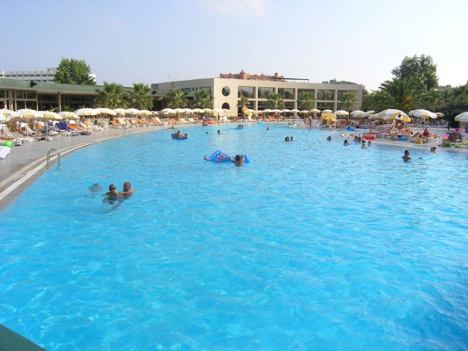 Relax-Pool bei Tag VONRESORT Golden Beach