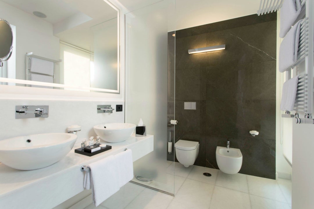 Bathroom Corso 281 Luxury Suites