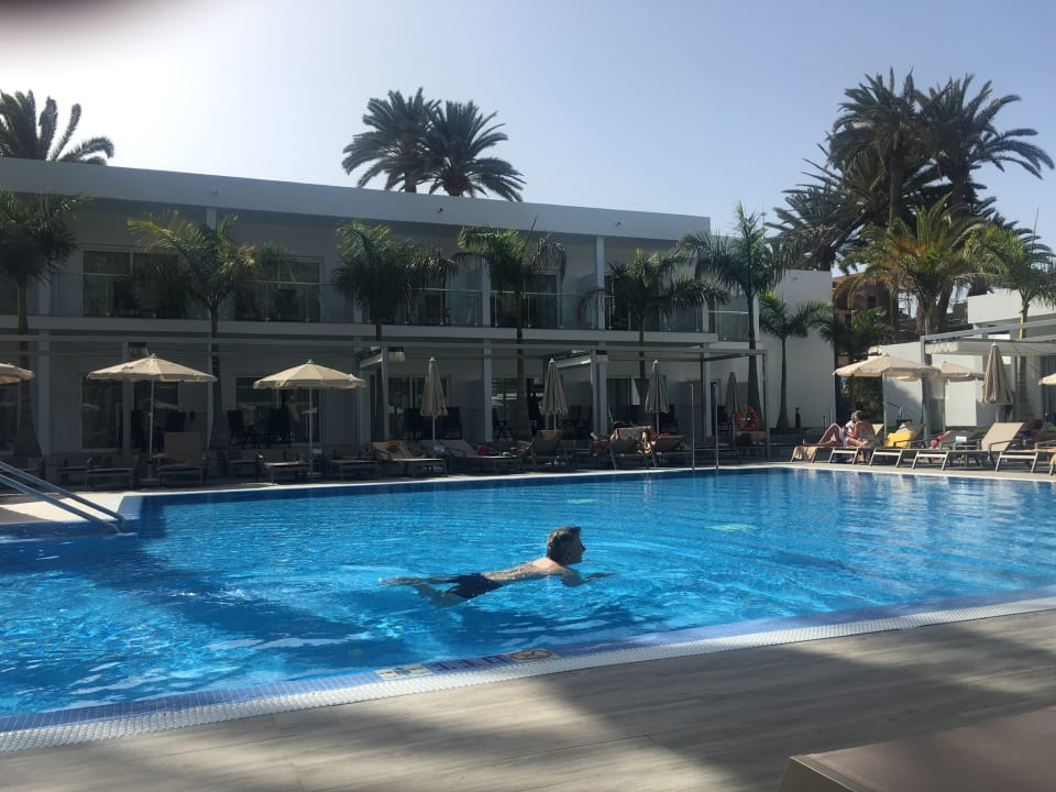 Pool Hotel Riu Palace Oasis