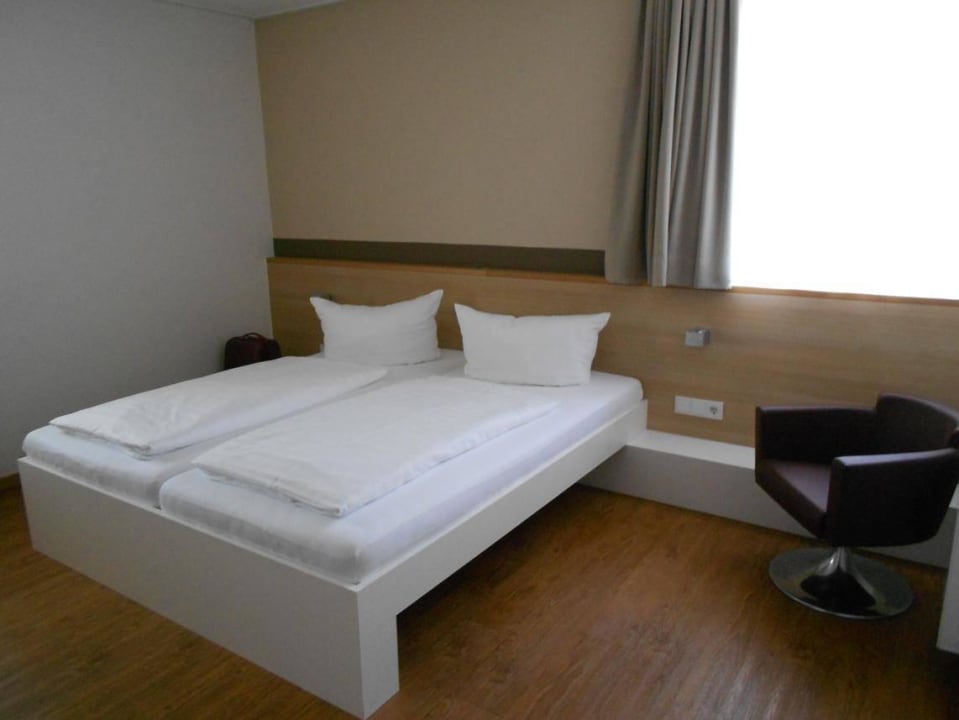 Schlafbereich Zimmer 4 Hotel Volkspark