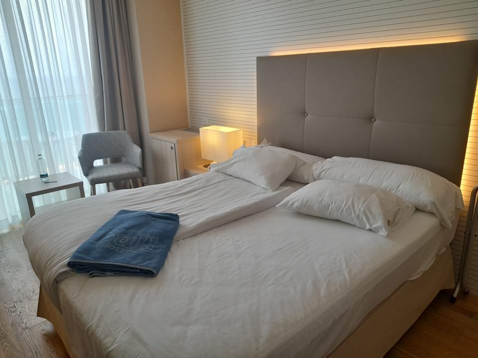 Zimmer Bull Reina Isabel & Spa