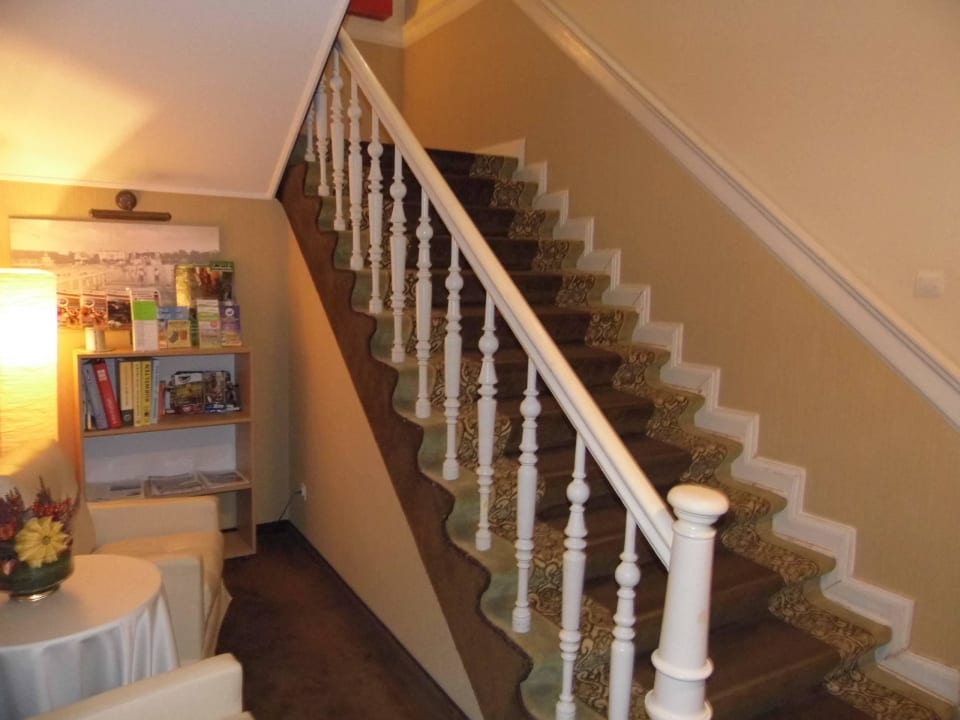 Aufgang Altbau Hotel Aurora Family & SPA