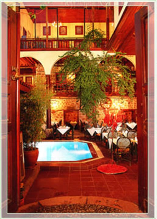 Innenhof Alp Pasa Hotel - Special Class