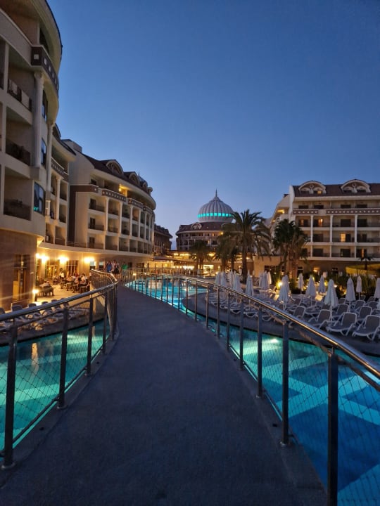Außenansicht Kirman Belazur Resort & Spa