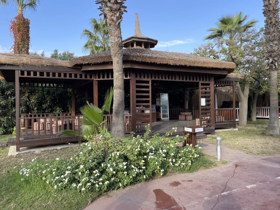 Gastro Saturn Palace Resort Hotel