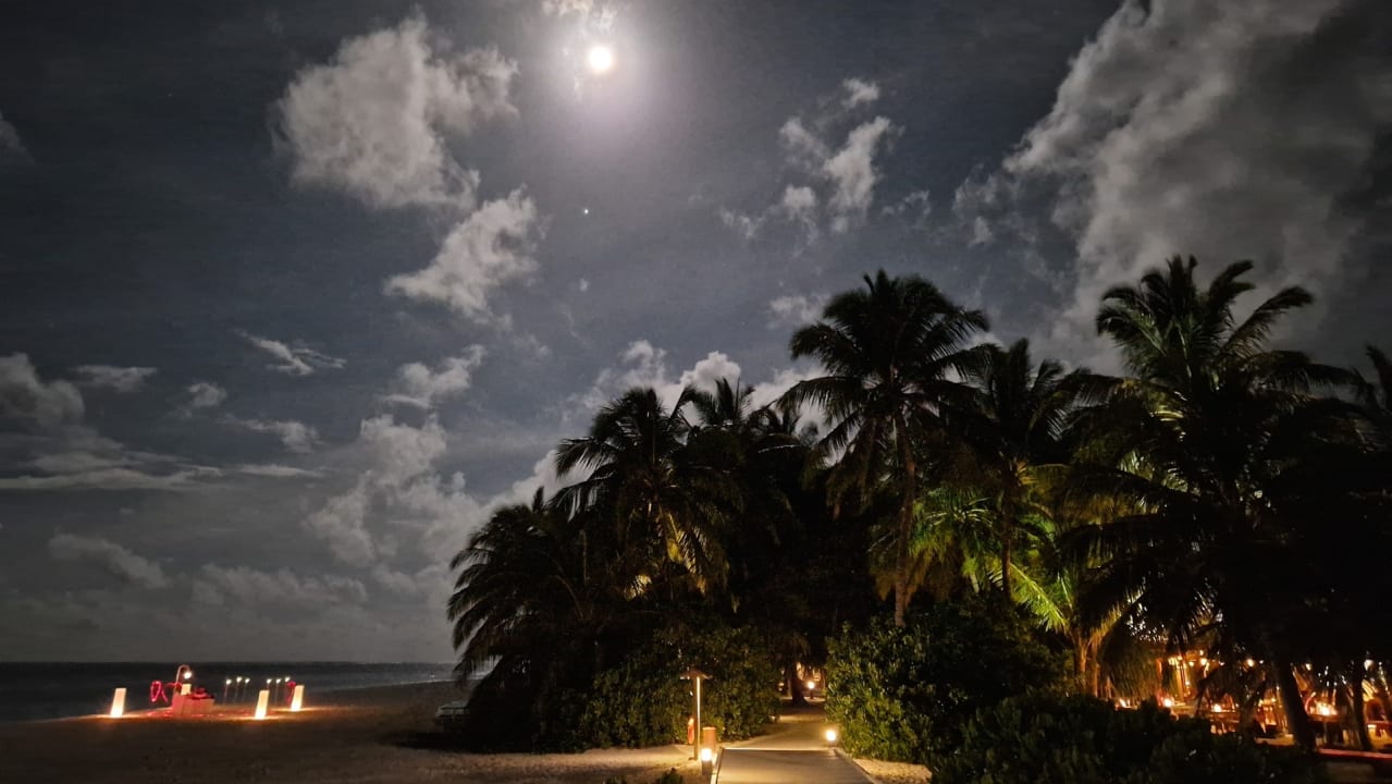 Strand Vilamendhoo Island Resort & Spa