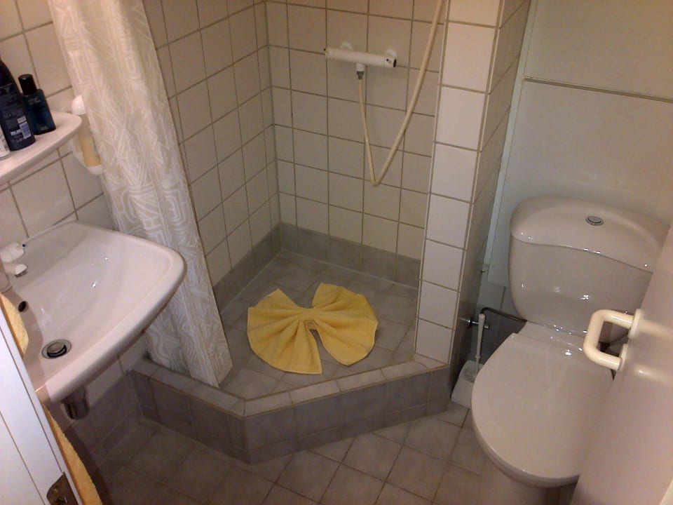 Bad im Einzelzimmer Hotel Wald und See