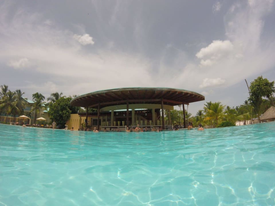 Pool Mit Bar  Dreams La Romana Resort & Spa