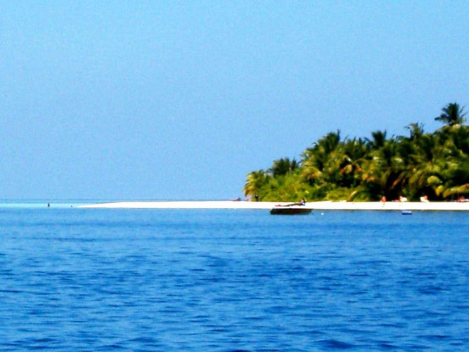 Südwestspitze von der Flugplattform. Vilamendhoo Island Resort & Spa