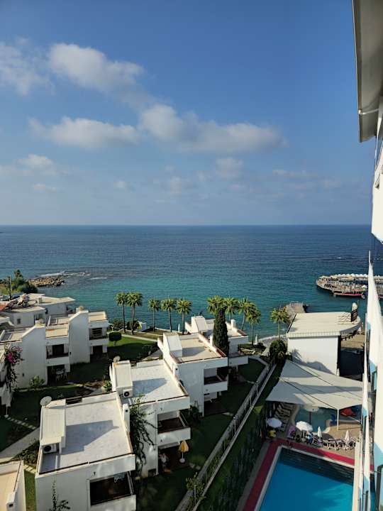 Ausblick Azura Deluxe Resort & Spa Hotel