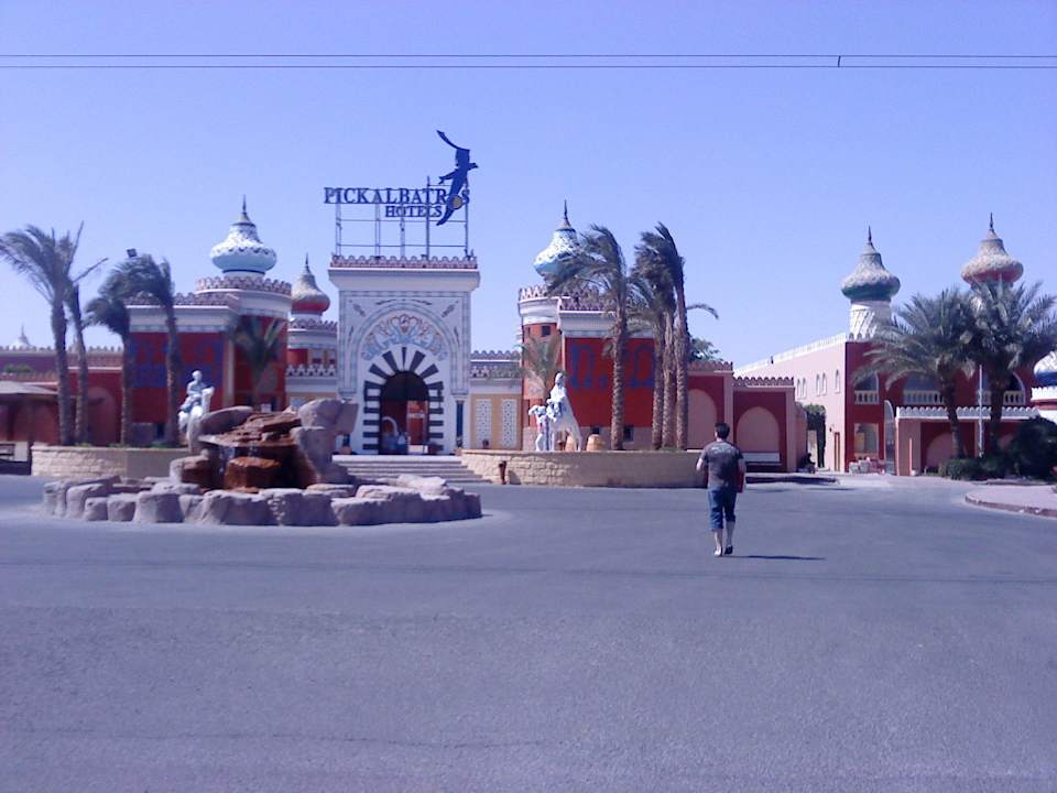 Hoteleingang Pickalbatros Alf Leila Wa Leila Resort - Neverland Hurghada