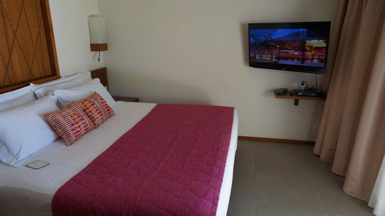 Beach Bungalow 110 Centara Ras Fushi Resort & Spa Maldives