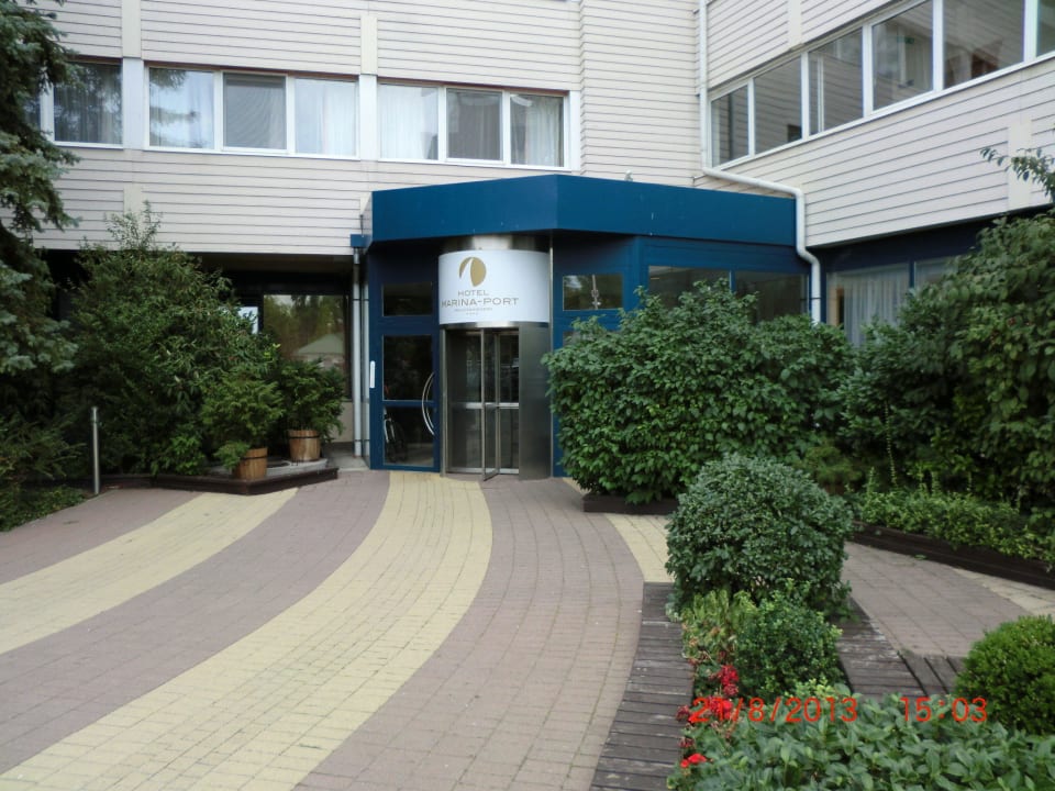 Hoteleingang Hotel Marina Port