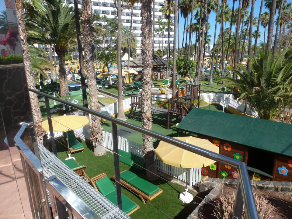 Ausblick vom Fitnesscenter. Bull Eugenia Victoria & Spa