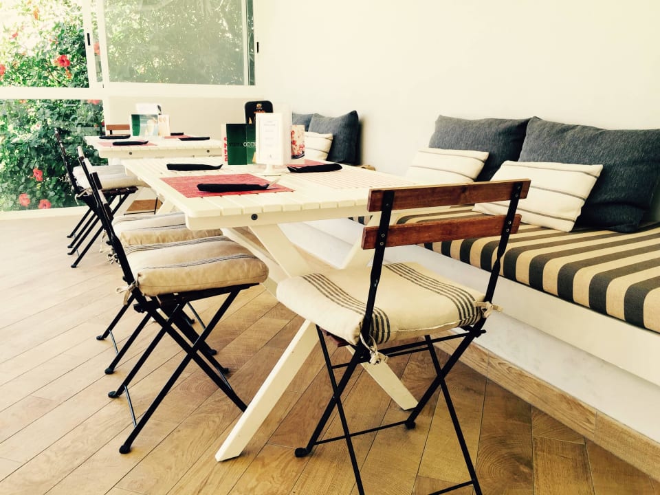 Lounge bar seating area Hotel Vista Odin