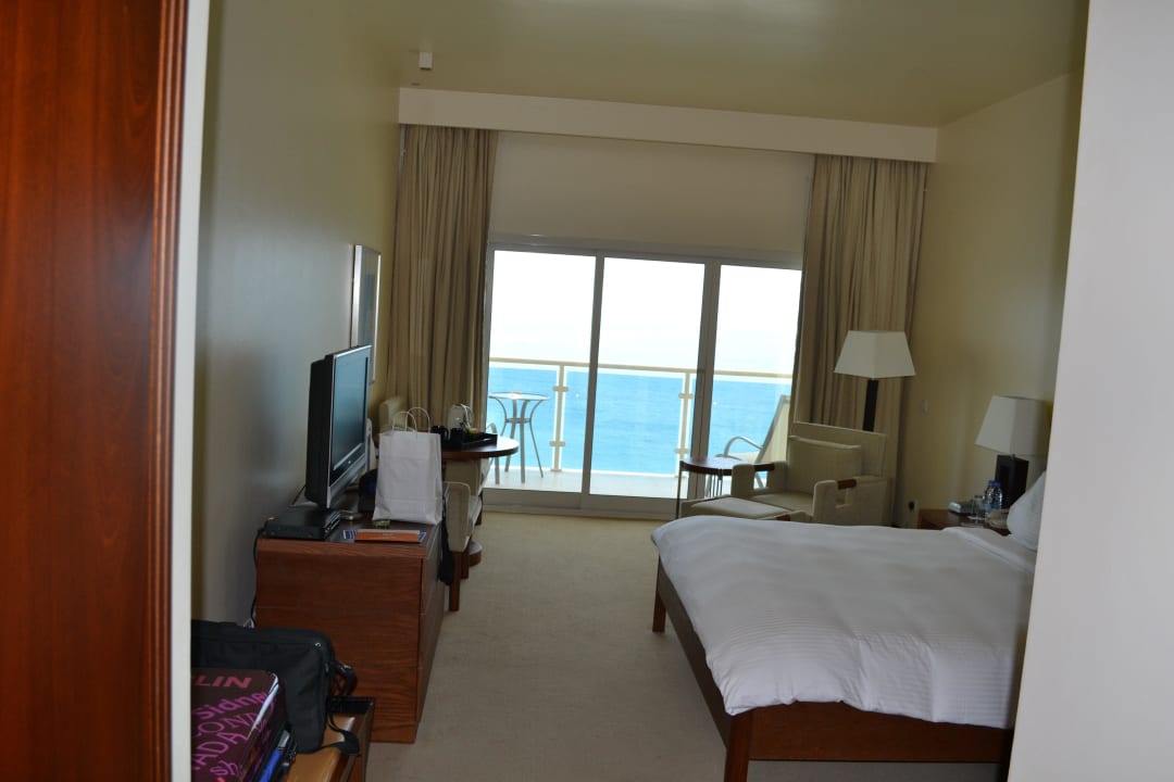 7 Radisson Blu Resort Fujairah