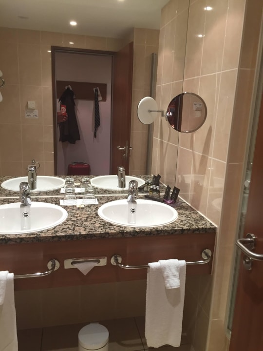 Badezimmer Dorint Hotel am Dom Erfurt