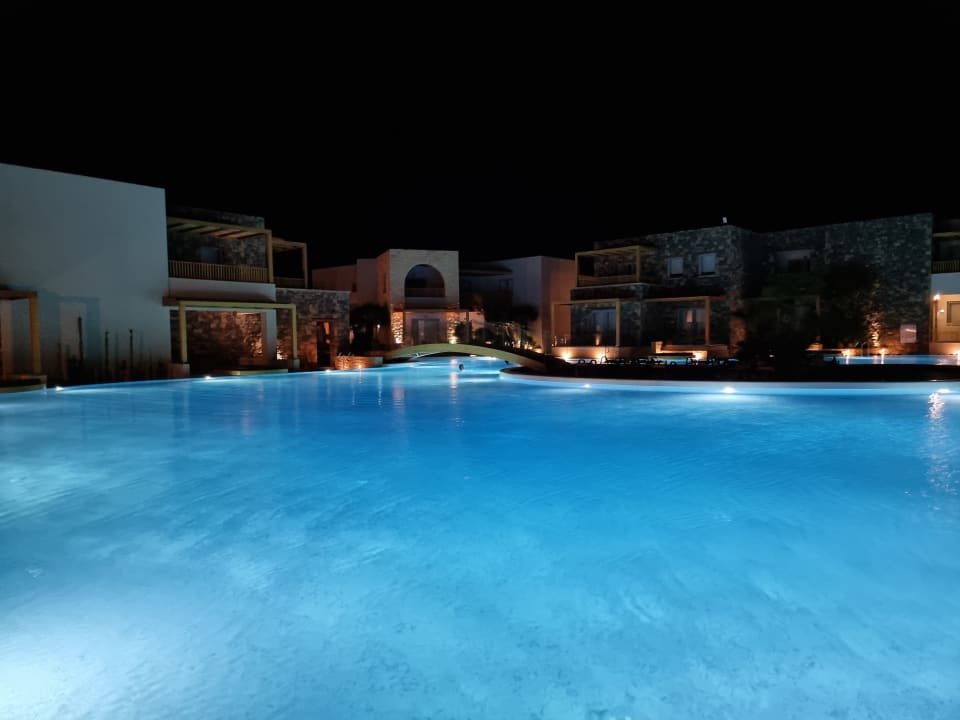 Pool Ostria Resort & Spa