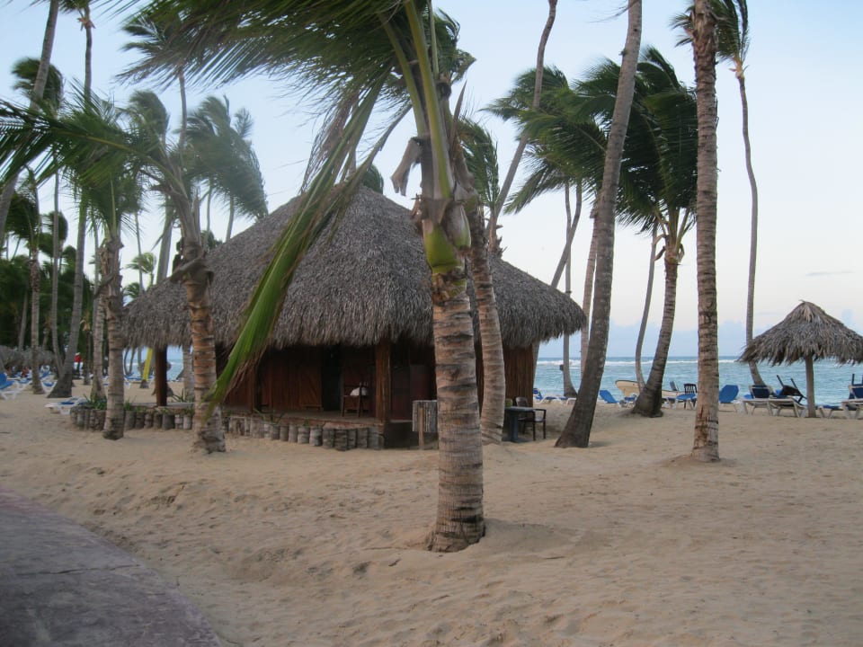 Strand mit Massagecenter Grand Sirenis Punta Cana Resort & Aquagames