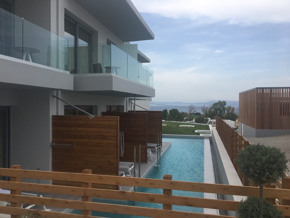 Pool Harmony Crest Resort & Spa