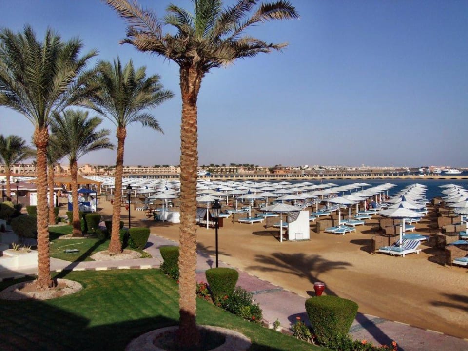 Blick zum Strand von unserem Zimmer aus Pickalbatros Dana Beach Resort - Hurghada