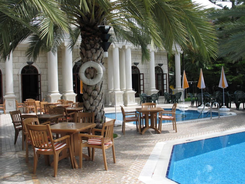 Aussenbereich des Restaurants Hotel Yetkin