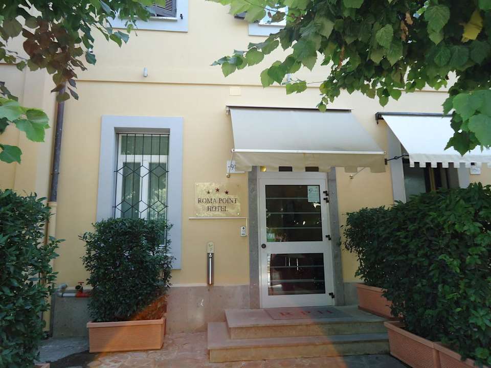 Eingang Hotel Roma Point