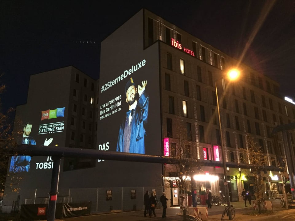 Eingang ibis Berlin Hauptbahnhof