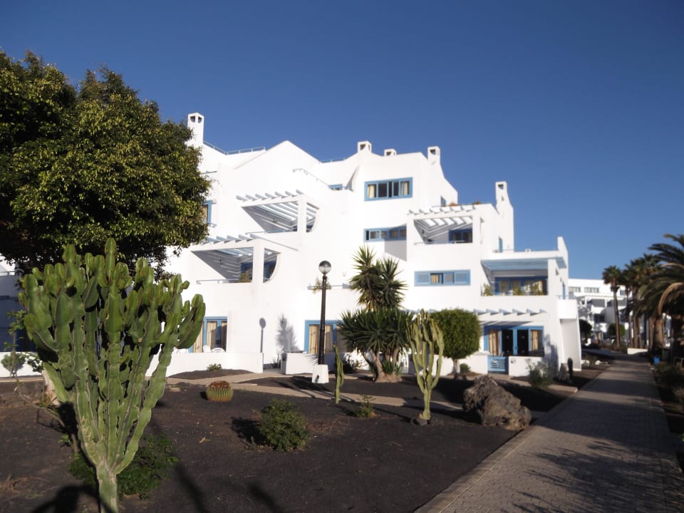 Einer der Appartement-Blocks Aparthotel Costa Mar