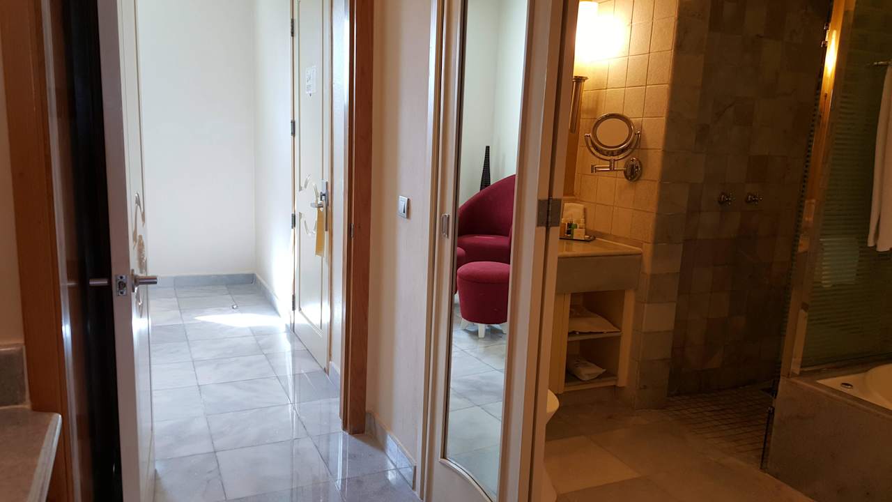 Blick vom Zimmer zum Vorraum - rechts Bad JOIA Paraiso by Iberostar