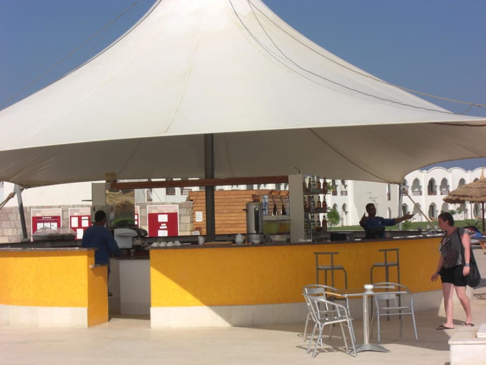 Dort gibt es keine Gemüdlichkeit an der Poolar Hotel Gorgonia Beach Resort