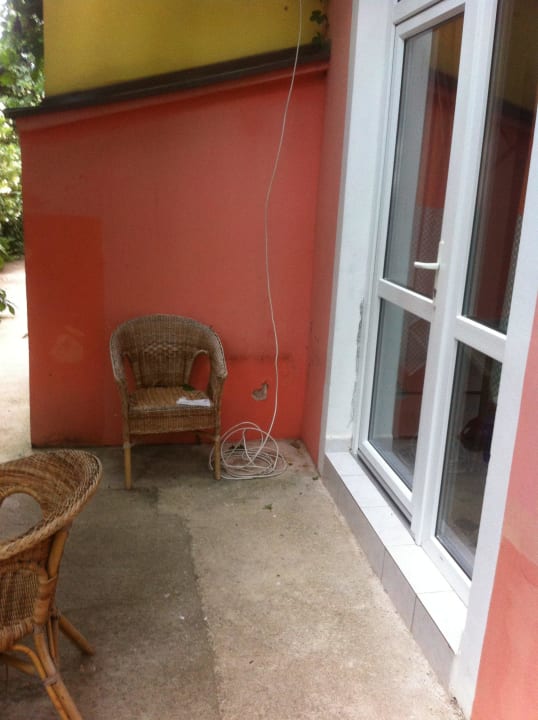 Terrasse und Eingang Apartments Ercegovic