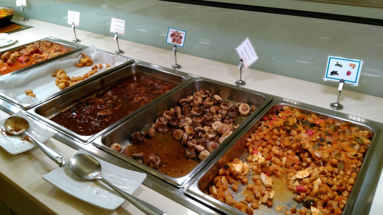 Warme Speisen Sabina Hotel & Suites