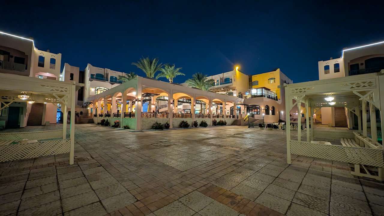 Außenansicht Hotel Le Pacha Beach Resort